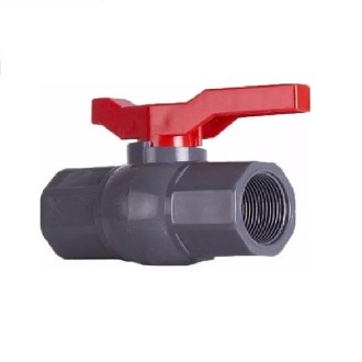 LLAVE DE BOLA 1/2 PULG PVC AG/FRIA ROSCADA VALVTECH